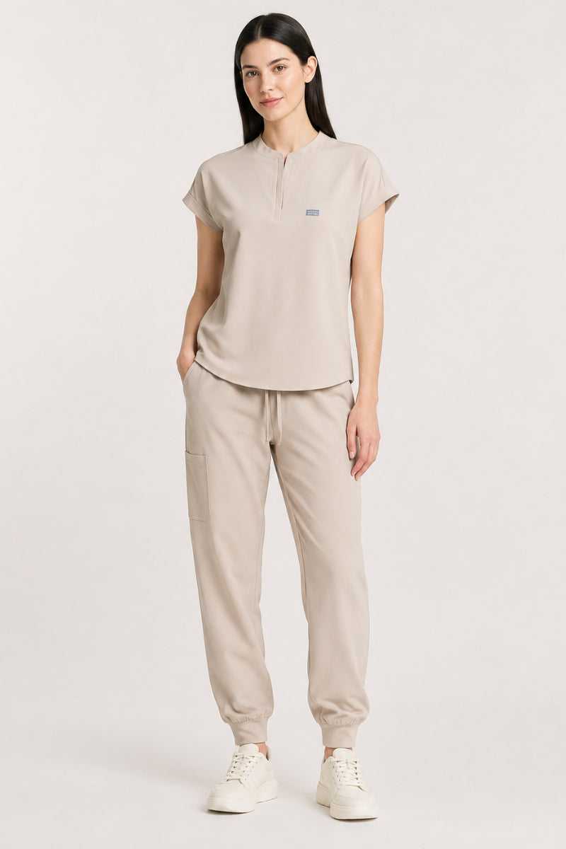 Scrub Médico Mao Jogger color Beige para mujer